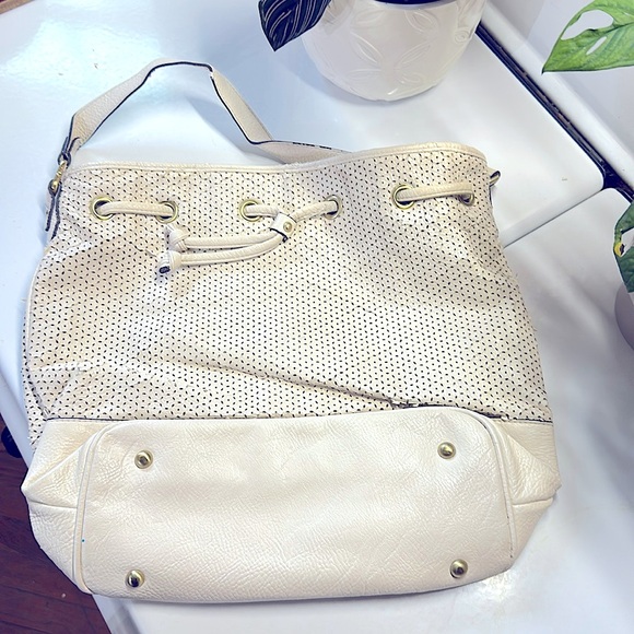 VTG: Ivory Drawstring Shoulder Purse w/Dainty Cutouts: DIY Repurposing Project - Picture 4 of 16